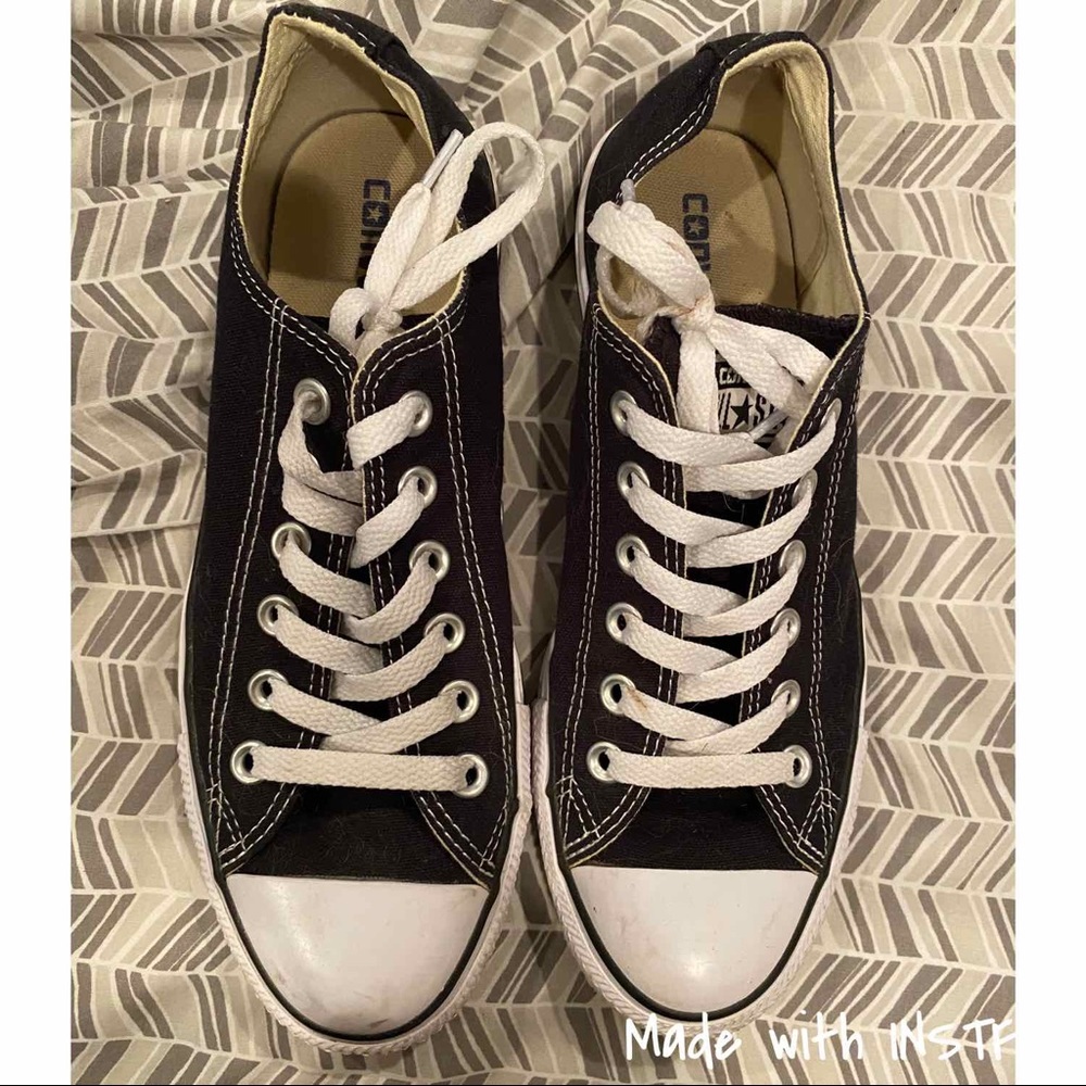 Converse sneakers ( Black, unisex size 8 women’s)